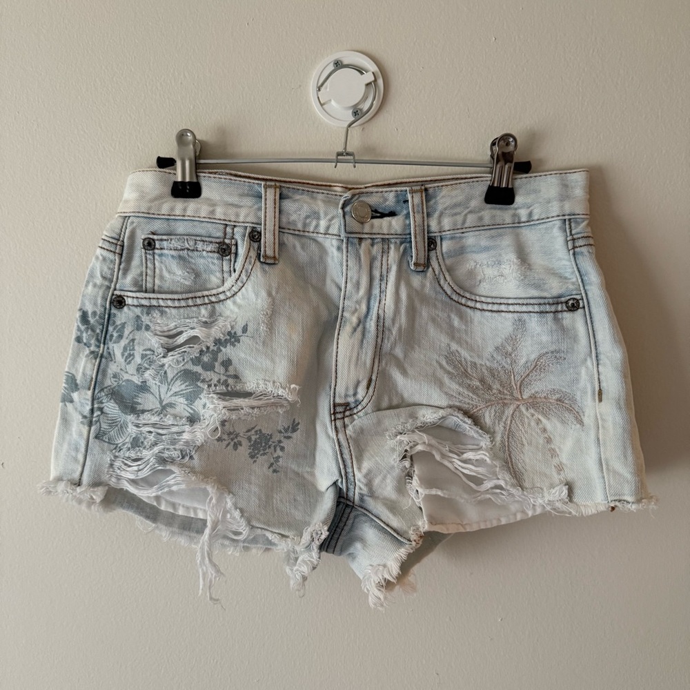 American Eagle Outfitters Light Wash Floral Jean Shorts